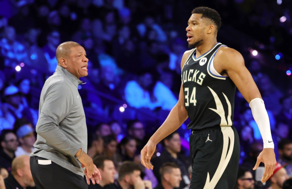 乐鱼体育app下载-里弗斯回应字母流言:他说想留在雄鹿 作为主帅我只能以此为依据