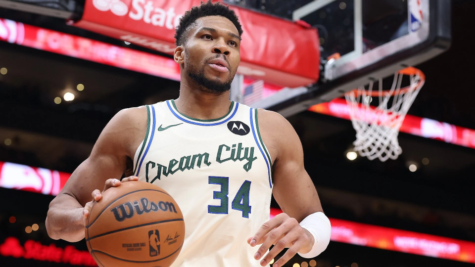 乐鱼体育app下载-里弗斯回应字母流言:他说想留在雄鹿 作为主帅我只能以此为依据