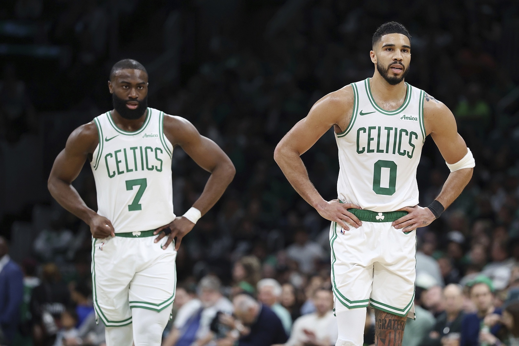 乐鱼体育官网平台-海沃德：塔图姆&amp;布朗是联盟中最好的两名侧翼之一 绿军球迷真有福