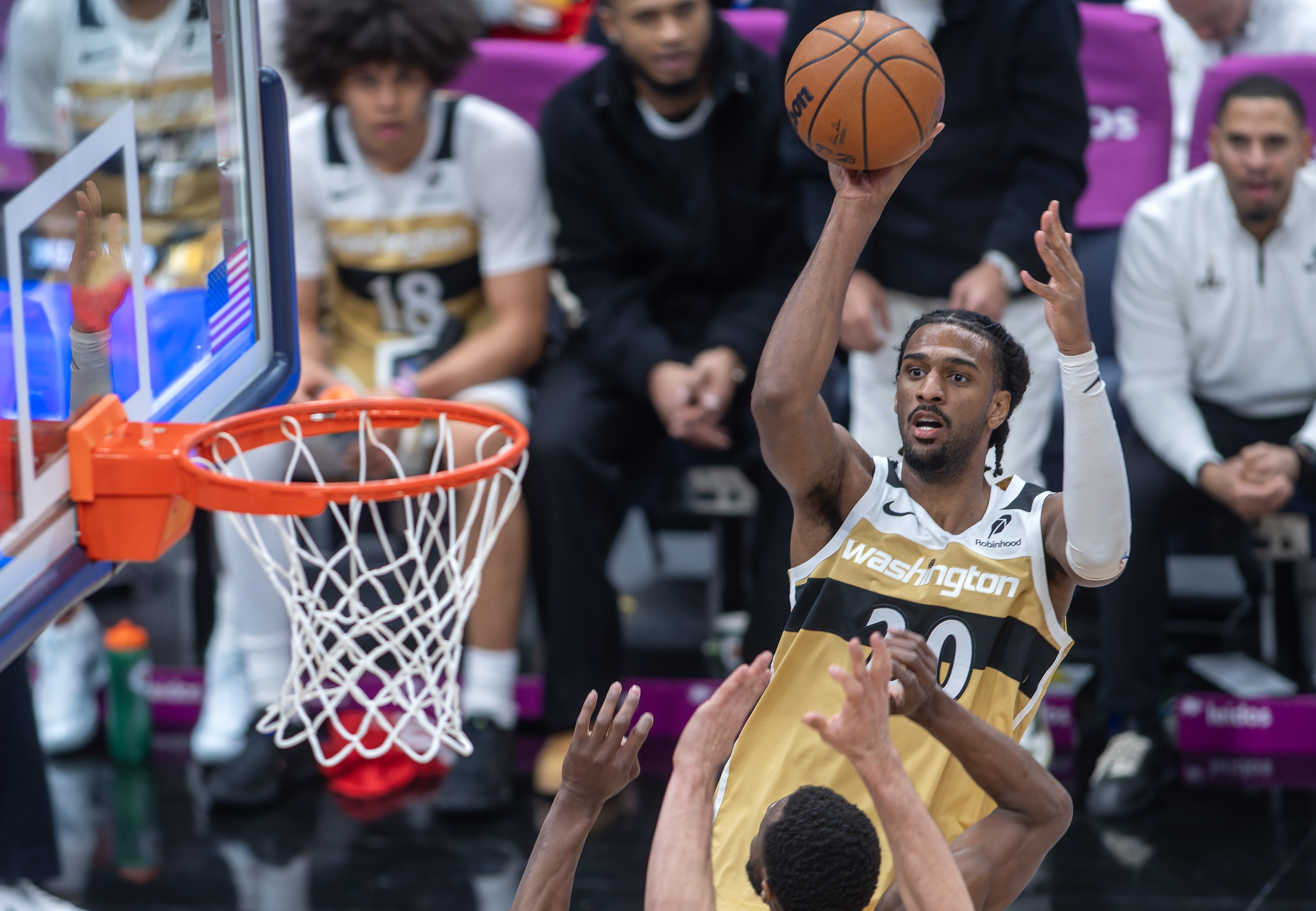 乐鱼体育app官网-NBA“返乡”大乱斗：东契奇弗拉格聚首 詹欧合体 马刺&amp;雷霆太炸裂