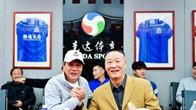 乐鱼体育app官网-你踢你的苏超、我玩我的街超，上海16区相继吹响社会足球新玩法的冲锋号角|松江|红双喜杯|上海市|足球争霸赛|浙江省城市足球联赛_新浪体育_新浪新闻
