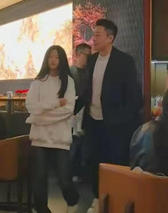 乐鱼体育app-小玥儿开通个人账号!发文求救,晒照思念妈妈,外婆和小S是好友